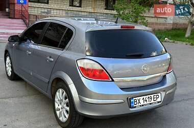 Хетчбек Opel Astra 2004 в 