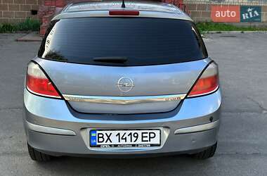 Хетчбек Opel Astra 2004 в 