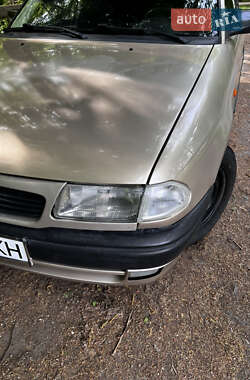 Седан Opel Astra 2000 в 