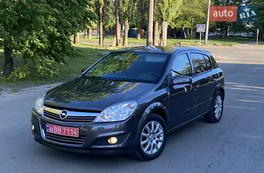Хетчбек Opel Astra 2008 в 