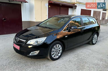 Универсал Opel Astra 2011 в Ивано-Франковске