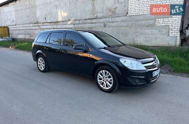 Универсал Opel Astra 2009 в Новом Ярычеве