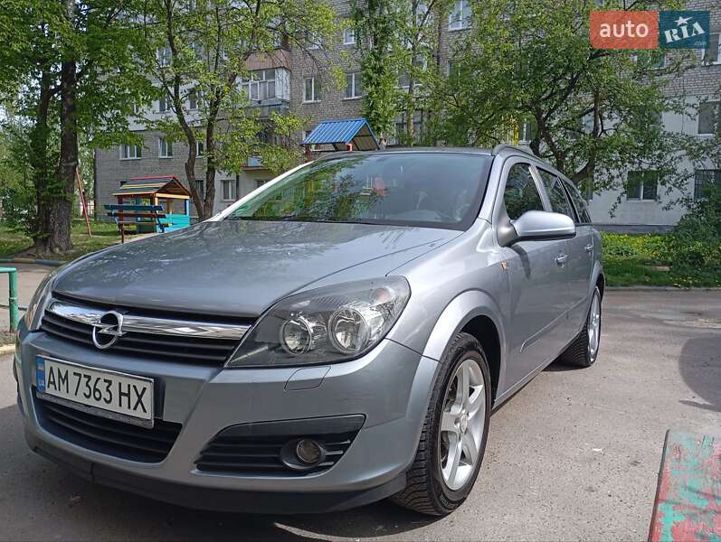 Універсал Opel Astra 2005 в Звягелі