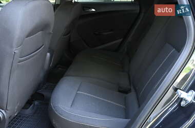 Універсал Opel Astra 2014 в 