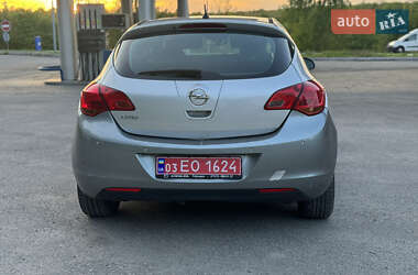 Хетчбек Opel Astra 2010 в 
