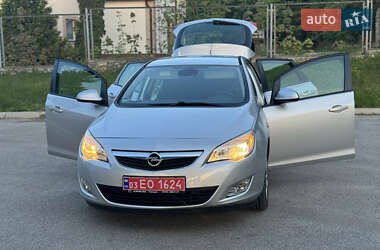 Хетчбек Opel Astra 2010 в 