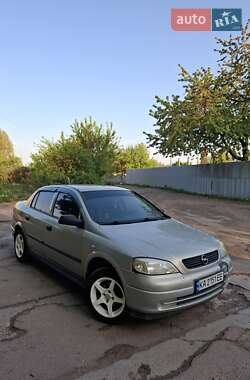 Седан Opel Astra 2005 в Бердичеві