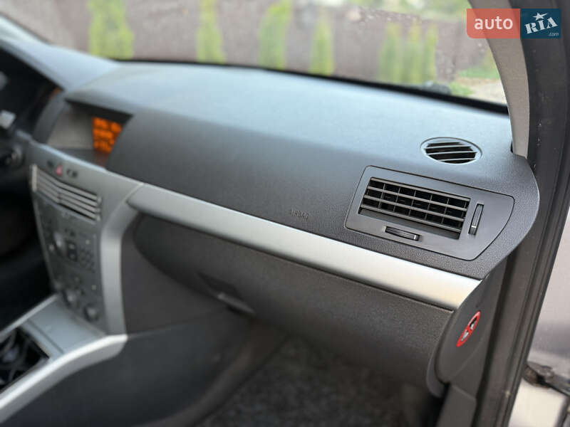 Универсал Opel Astra 2009 в Борисполе