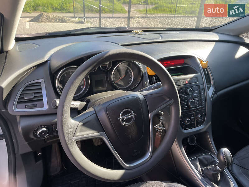 Opel Astra 2014
