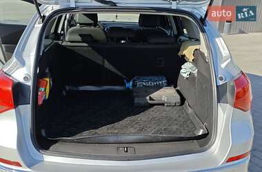 Универсал Opel Astra 2012 в 