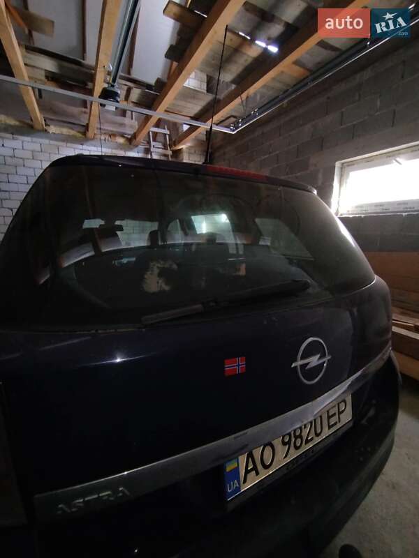 Универсал Opel Astra 2007 в Верхнем Быстром