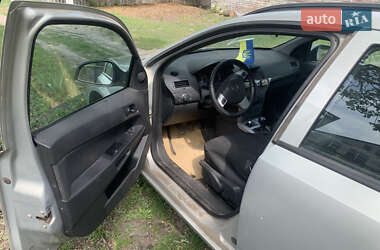 Універсал Opel Astra 2011 в 