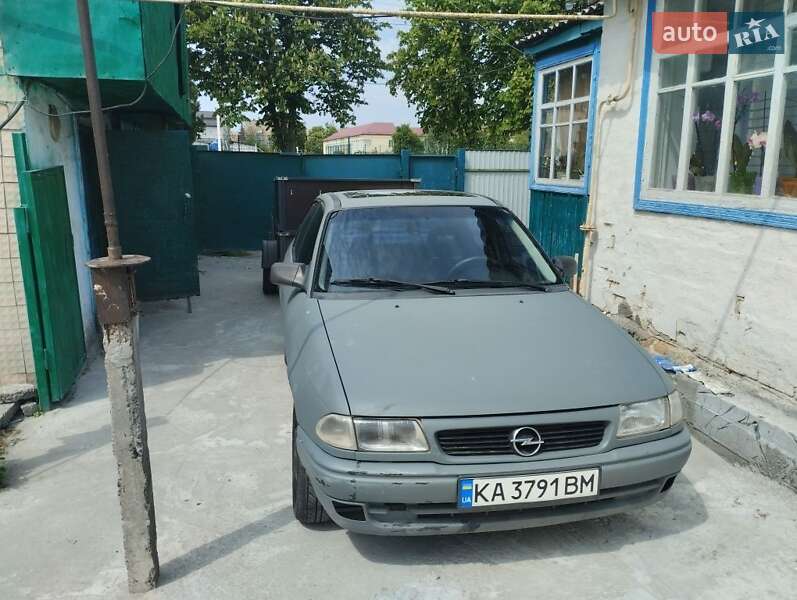 Седан Opel Astra 1993 в Калиновке