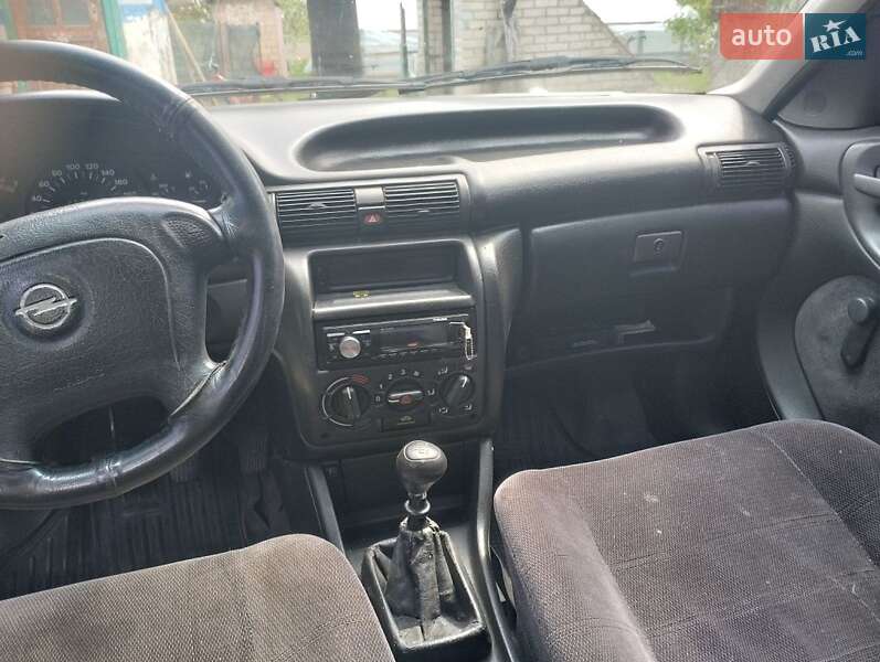 Седан Opel Astra 1993 в Калиновке