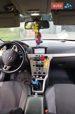 Универсал Opel Astra 2007 в 