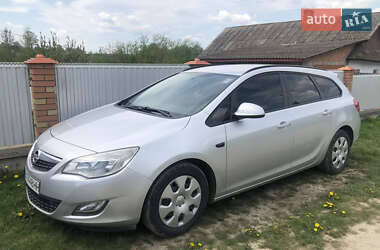 Универсал Opel Astra 2011 в Хмельницком