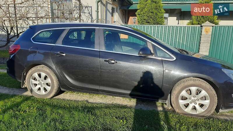 Универсал Opel Astra 2013 в Николаеве