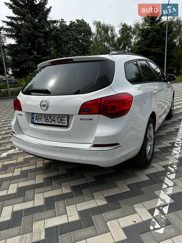 Універсал Opel Astra 2014 в Краматорську