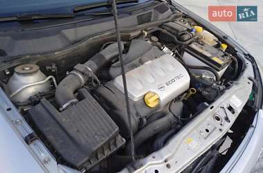 Купе Opel Astra 2000 в 