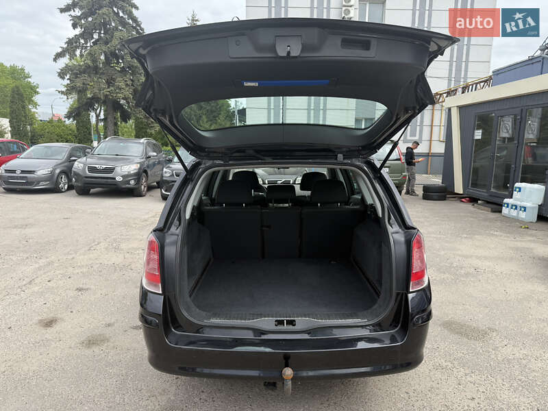 Універсал Opel Astra 2008 в Рівному