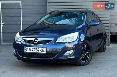 Opel Astra 2011 Opel Astra 2011