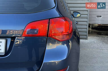 Универсал Opel Astra 2011 в 