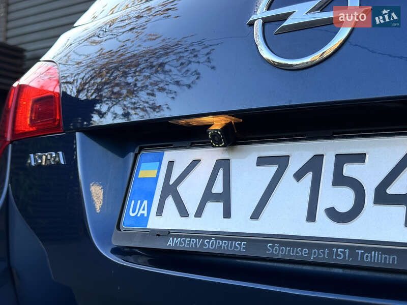 Універсал Opel Astra 2011 в Києві