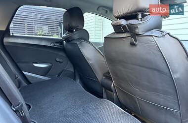 Универсал Opel Astra 2011 в 