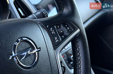 Универсал Opel Astra 2011 в 