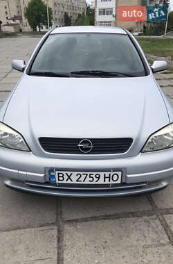 Седан Opel Astra 2004 в 