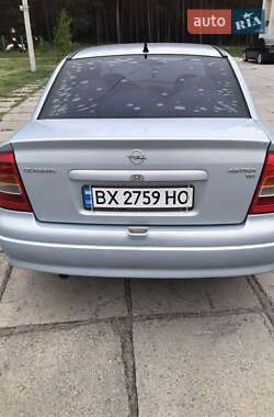Седан Opel Astra 2004 в 