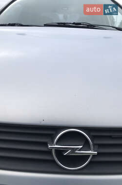 Седан Opel Astra 2004 в 