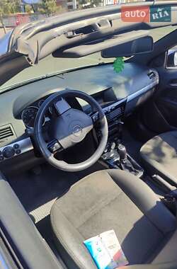 Кабриолет Opel Astra 2007 в 