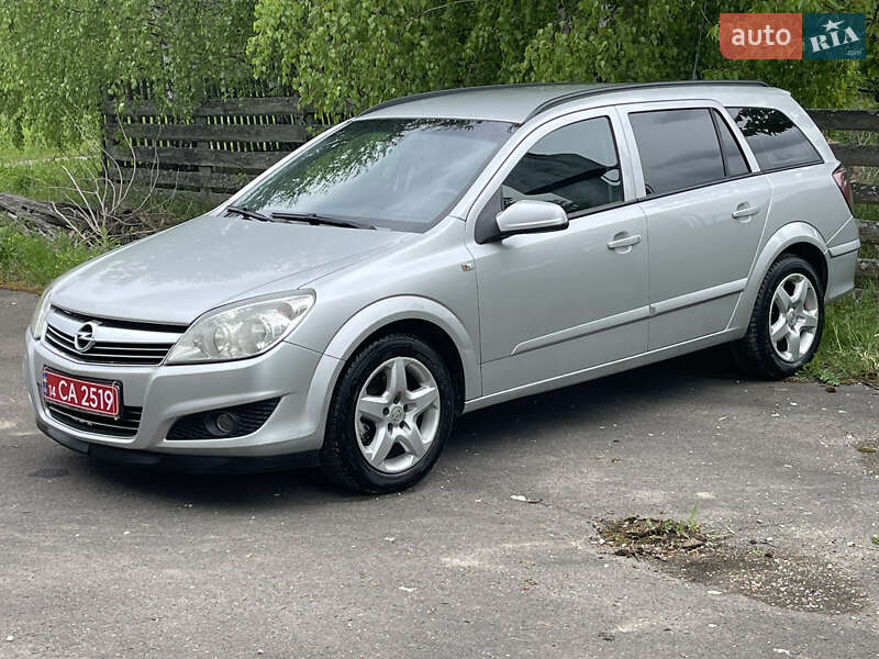 Універсал Opel Astra 2008 в Тернополі