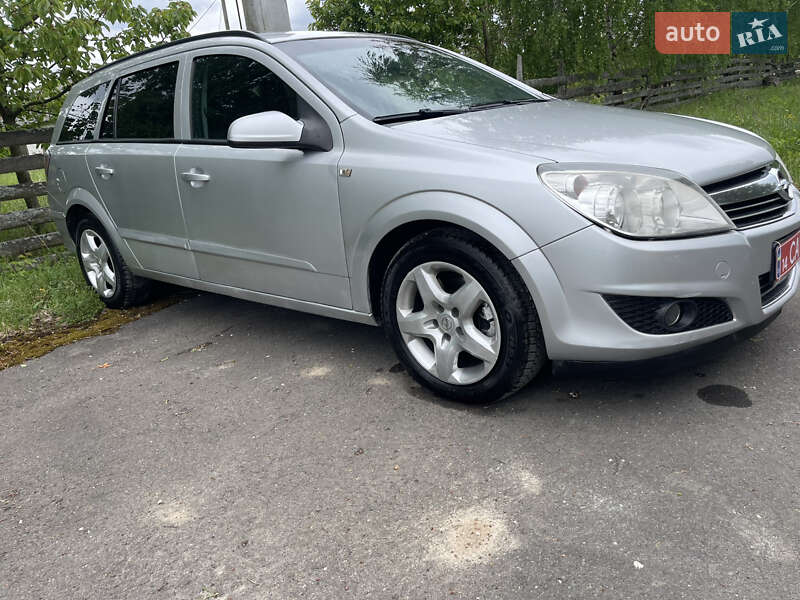 Універсал Opel Astra 2008 в Тернополі
