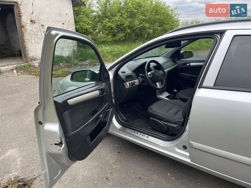 Універсал Opel Astra 2008 в Тернополі