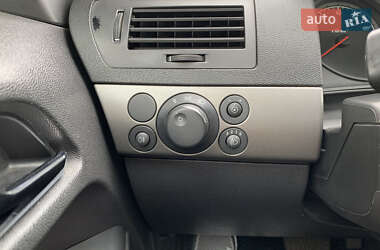 Хэтчбек Opel Astra 2006 в 