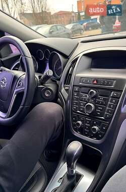 Универсал Opel Astra 2012 в 