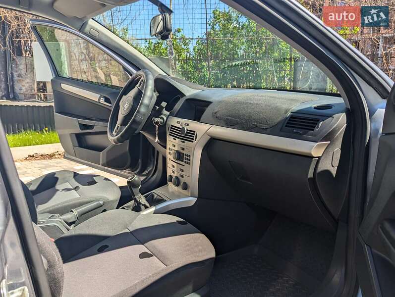 Хэтчбек Opel Astra 2008 в Киеве