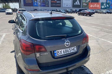 Универсал Opel Astra 2012 в 
