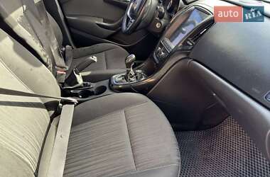 Универсал Opel Astra 2012 в 