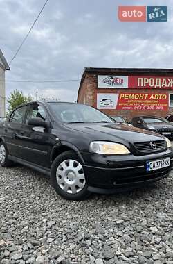 Седан Opel Astra 2006 в 