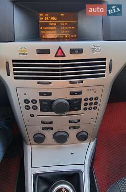Хэтчбек Opel Astra 2008 в 