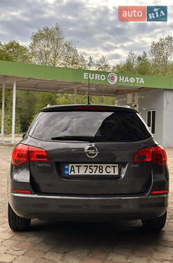 Универсал Opel Astra 2013 в 