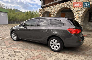Универсал Opel Astra 2013 в 