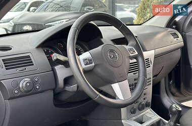 Хэтчбек Opel Astra 2009 в 