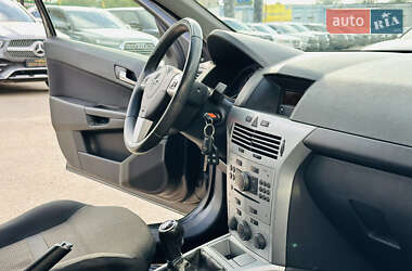 Хэтчбек Opel Astra 2009 в 