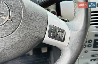 Хэтчбек Opel Astra 2009 в 