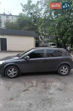 Хэтчбек Opel Astra 2010 в 