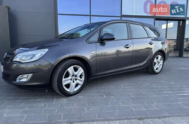 Opel Astra 2011 Opel Astra 2011